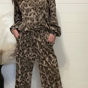 Stylish Leopard Print Lounge 2PC Set